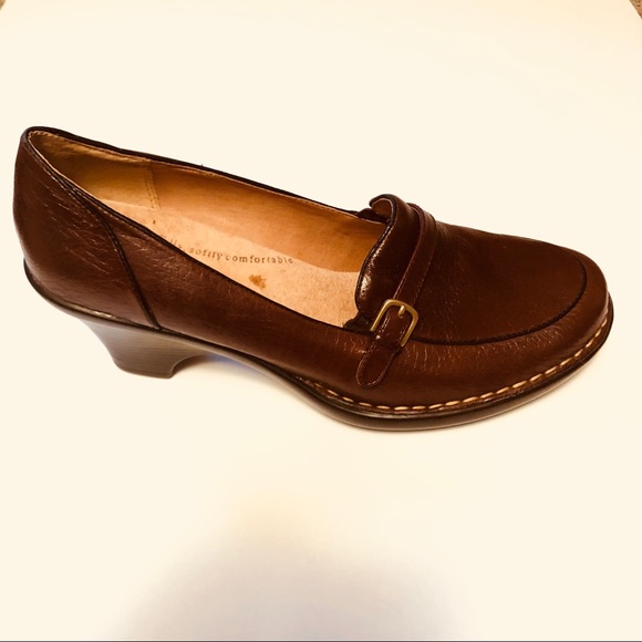 Brand new Softspots Brown Leather Loafer Heels. - Picture 4 of 8